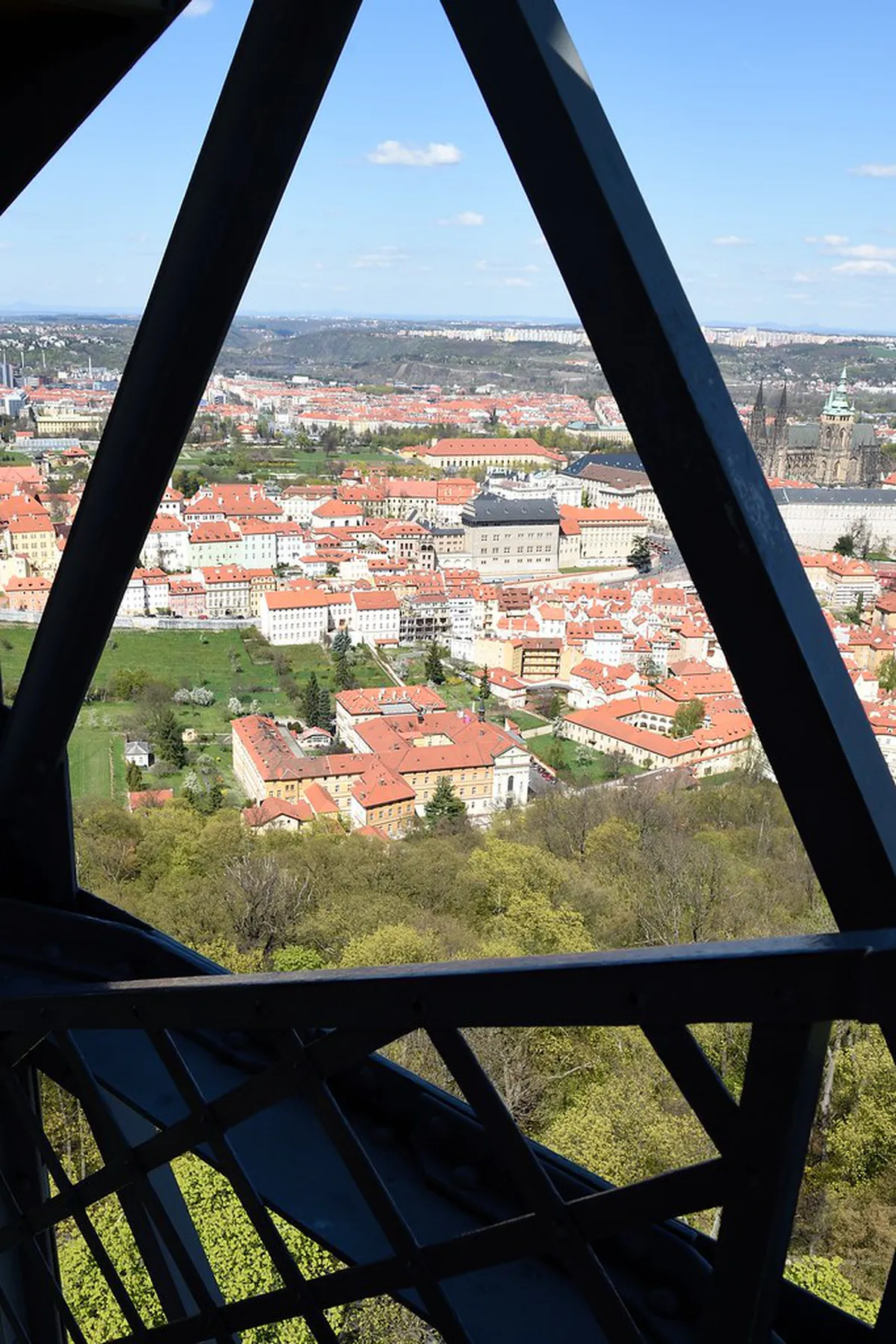 Prague Travel Guide: Best Viewpoints, Hidden Gems & Day Trips